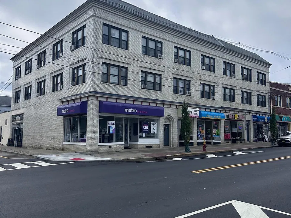 58 Main St