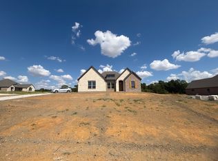 700 Deer Dale Ct, Van Alstyne, TX 75495