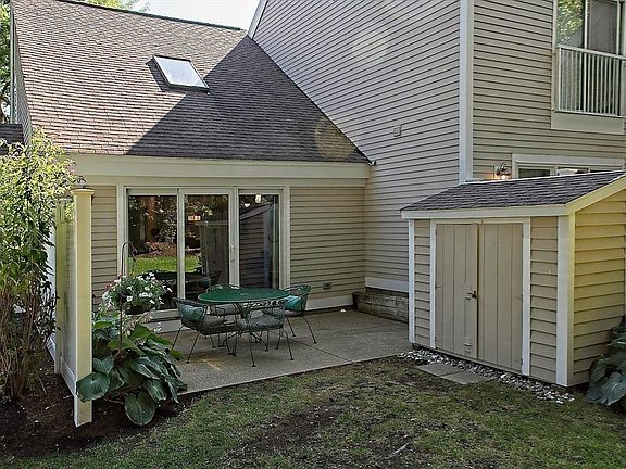 4th image of 11 Howland Cir #11