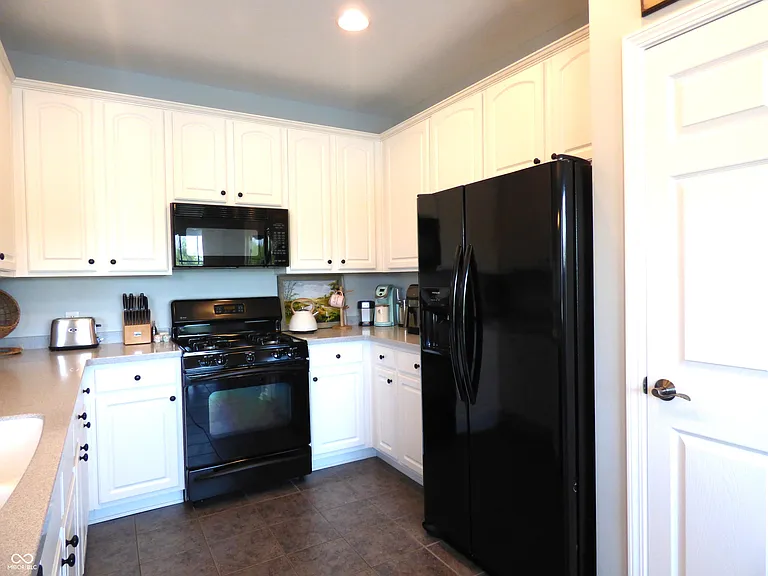 5677 Trammel Ct — Photo 8