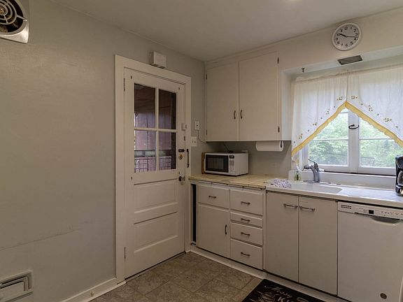 5th image of 820 N Atherton St