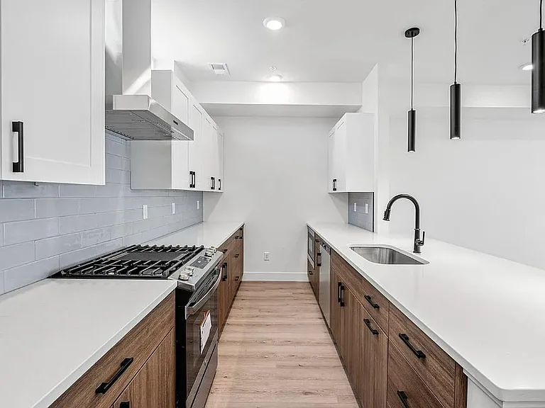 1416 Pierce St — Photo 3