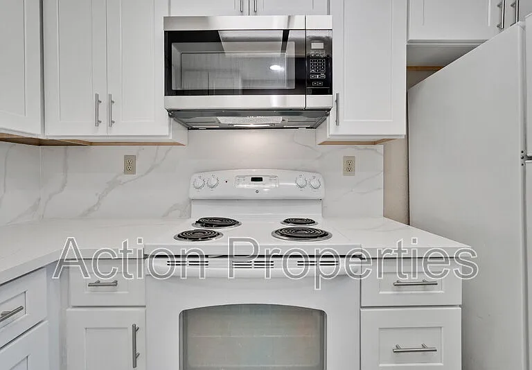 437 Costa Mesa Ter #F — Photo 10