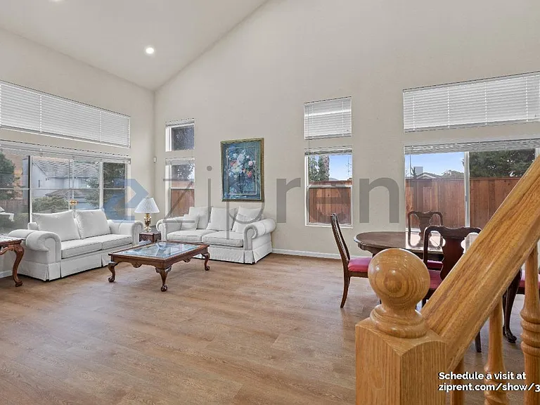 1001 Sandhurst Dr — Photo 14