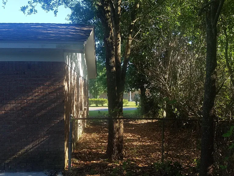 678 Meadow Dr — Photo 18