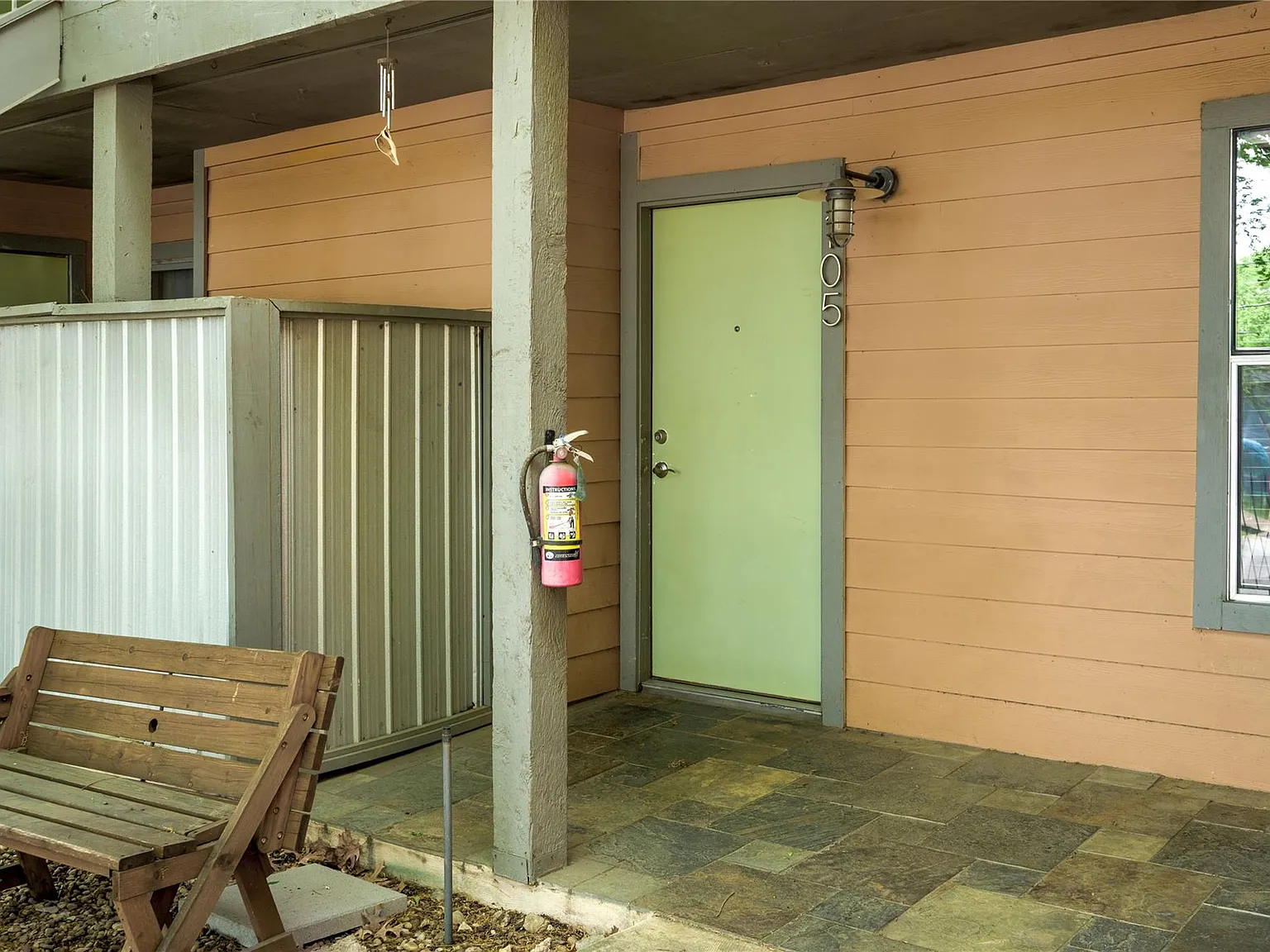 2 bed, 2.0 bath, 920 sqft, $1,649 — Photo 2