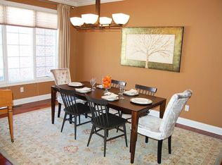 3186 Chapel Creek Dr, Perrysburg, OH 43551