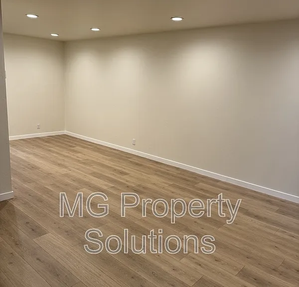55 Roundtree Blvd #1 — Photo 4