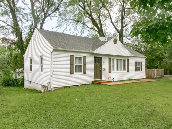 1007 Vest Dr, Warrensburg, MO 64093