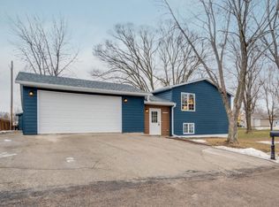 W6643 Lawrence Pl, Onalaska, WI 54650