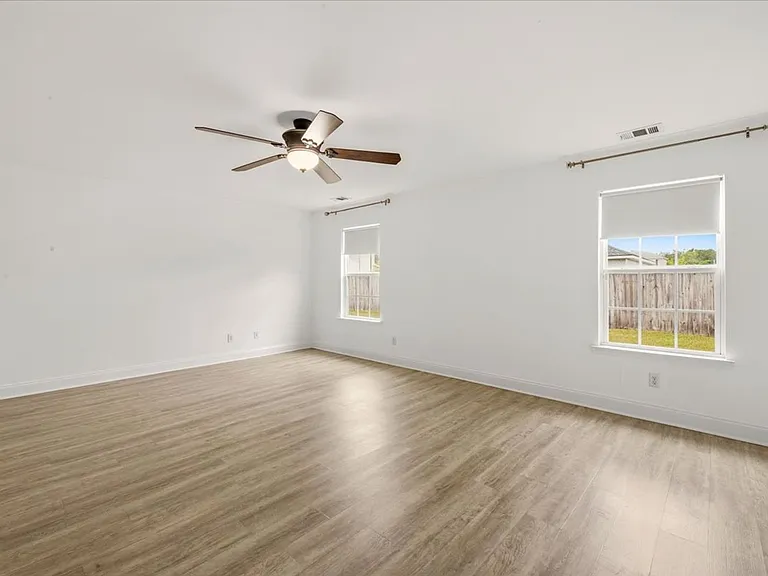 102 Old Mill Rd — Photo 35