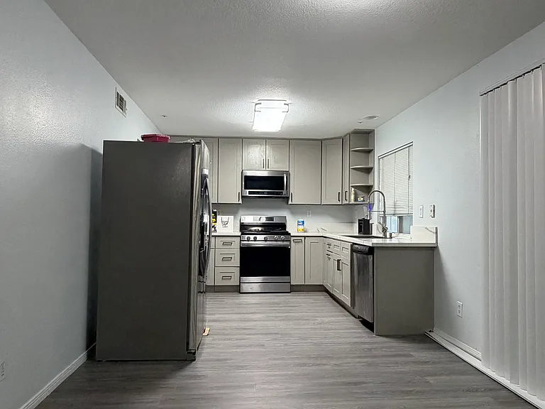 1779 W Summit St — Photo 5