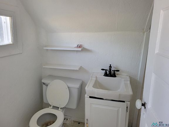 4th image of 1102 Lincoln Ave