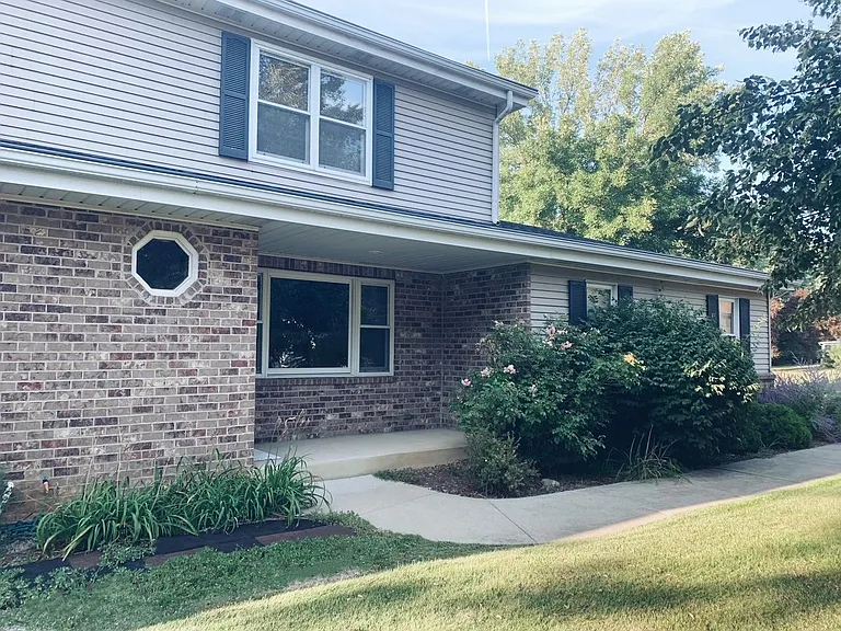 21580 Mary Lynn Dr — Photo 1
