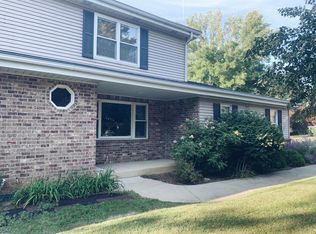 21580 Mary Lynn Dr, Brookfield, WI 53045