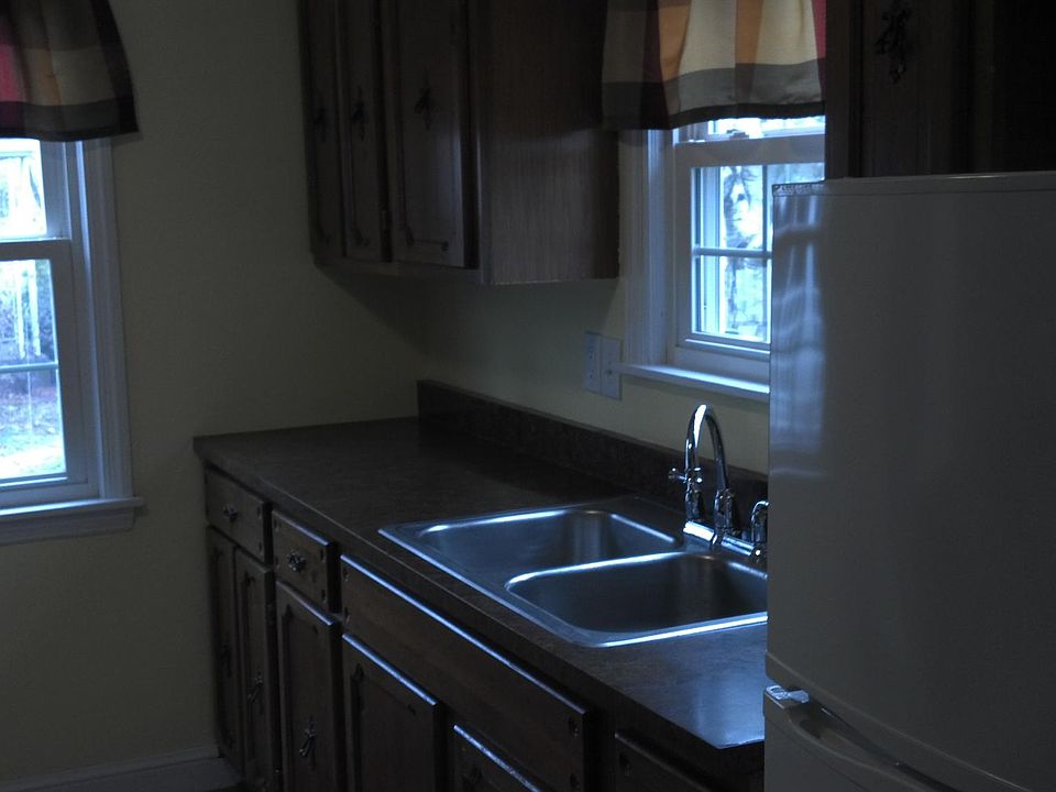 2nd image of 36 Senator Ave