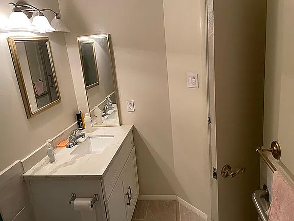 5th image of 1510 Middlesbrough Ln