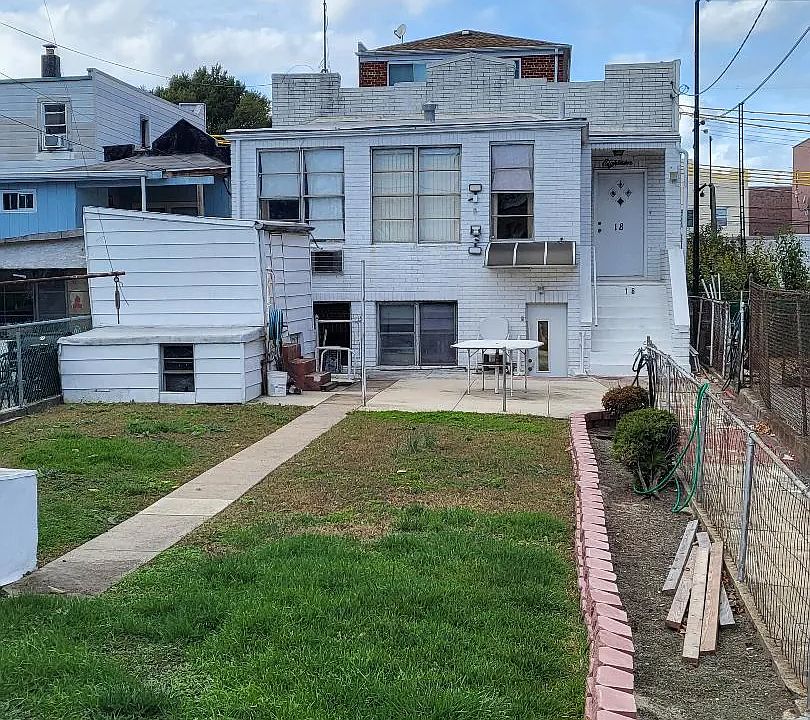 2nd image of 18 28th Ave
