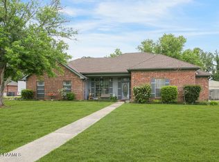 204 Longpointe Rd, Youngsville, LA 70592