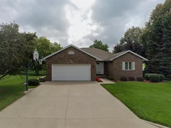 918 10th St, Kalona, IA 52247