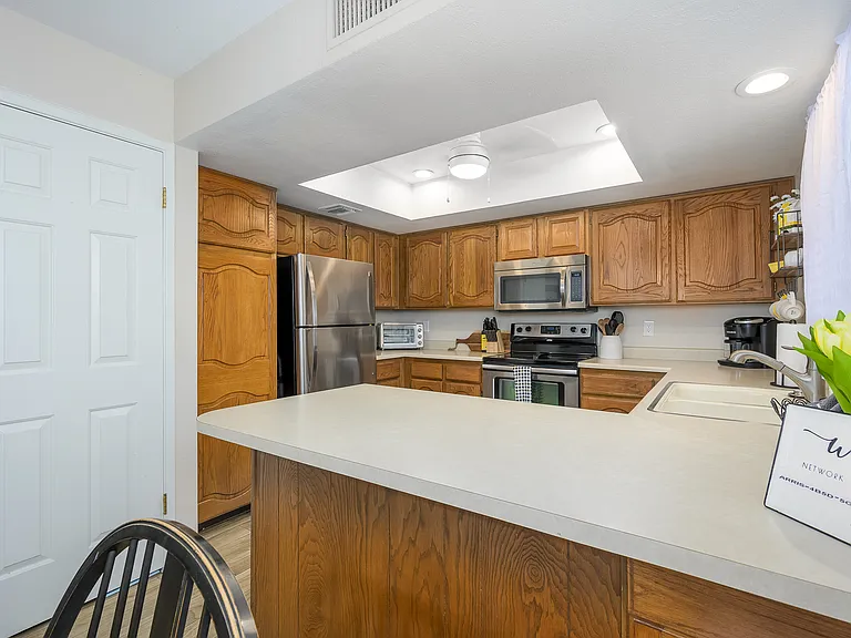 Stainless steal appliances throughout.