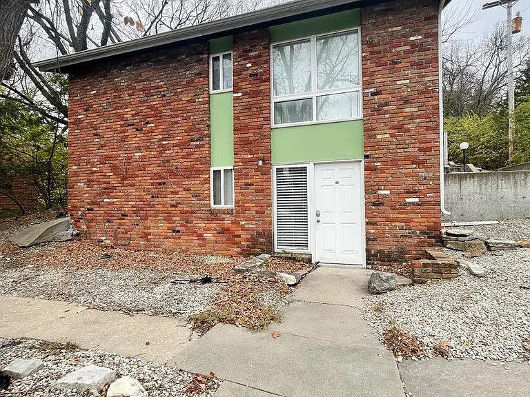 1917 Anderson Ave — Photo 1