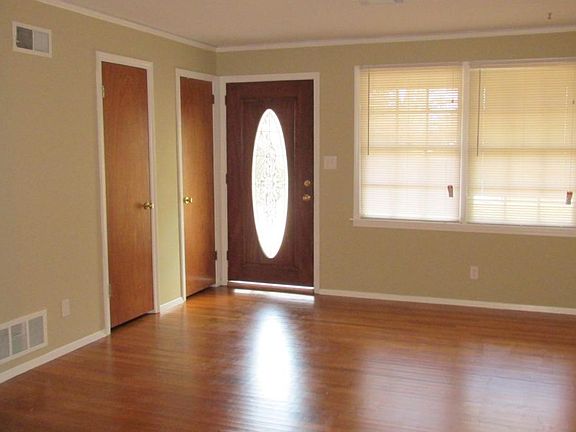 2nd image of 3334 Bedford Ln