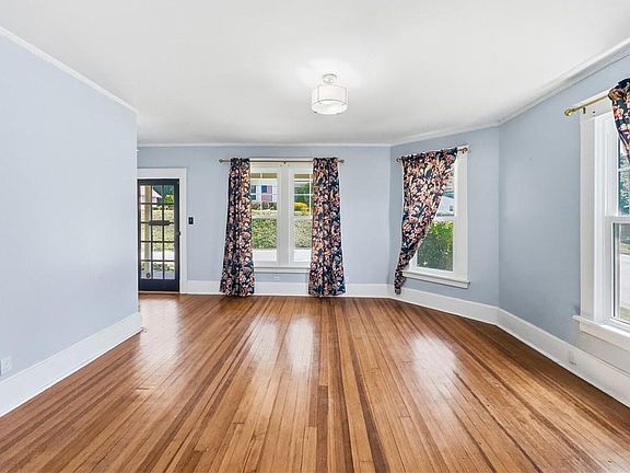 4th image of 603 Walnut St