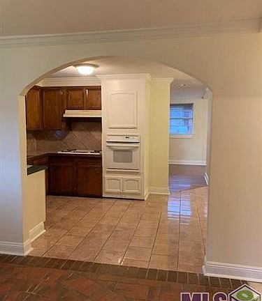 4th image of 58146 Barrow St