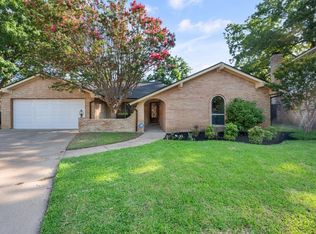 1901 Camden Ct, Arlington, TX 76013