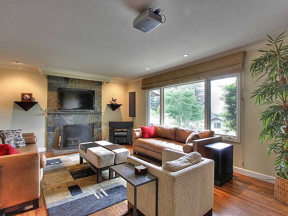 2nd image of 411 La Cuesta Dr
