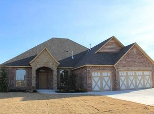17405 Melville Ln, Edmond, OK 73012