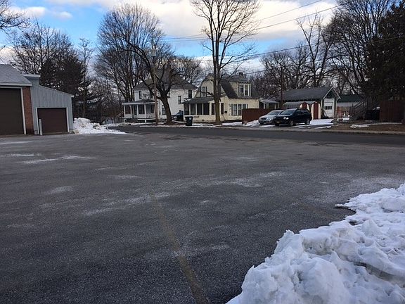 3rd image of 30 Saratoga Ave