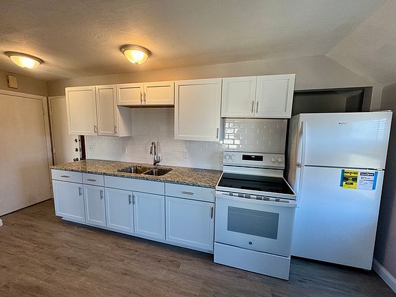 2nd image of 420 Wellington Ave APT 3B