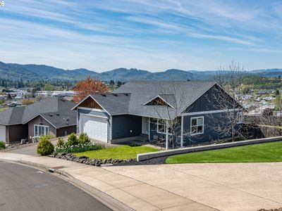1944 NE Sunset Loop Dr, Roseburg, OR, 97470