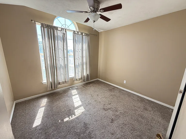 4091 S 1100 W — Photo 12