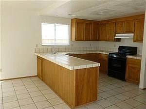 3rd image of 5805 Livingston Ct