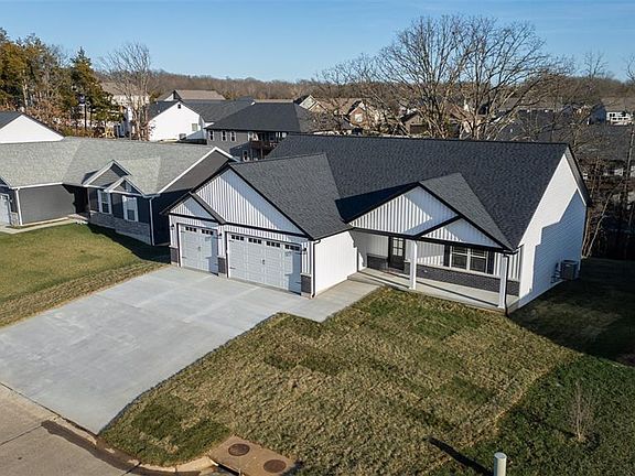 2nd image of 530 Hickory Knoll Dr