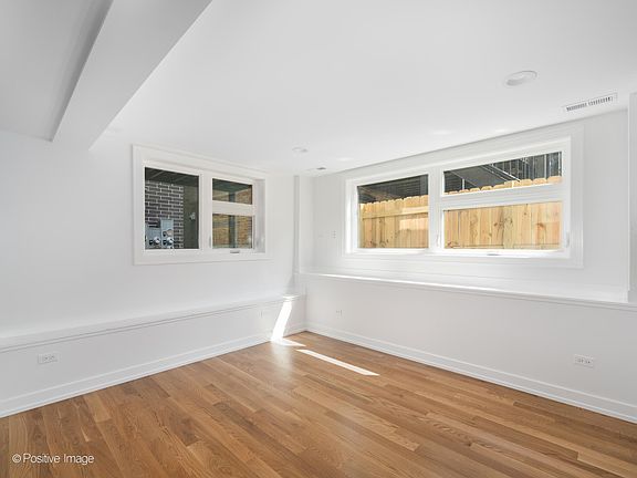 3rd image of 1416 N Bosworth Ave #1W