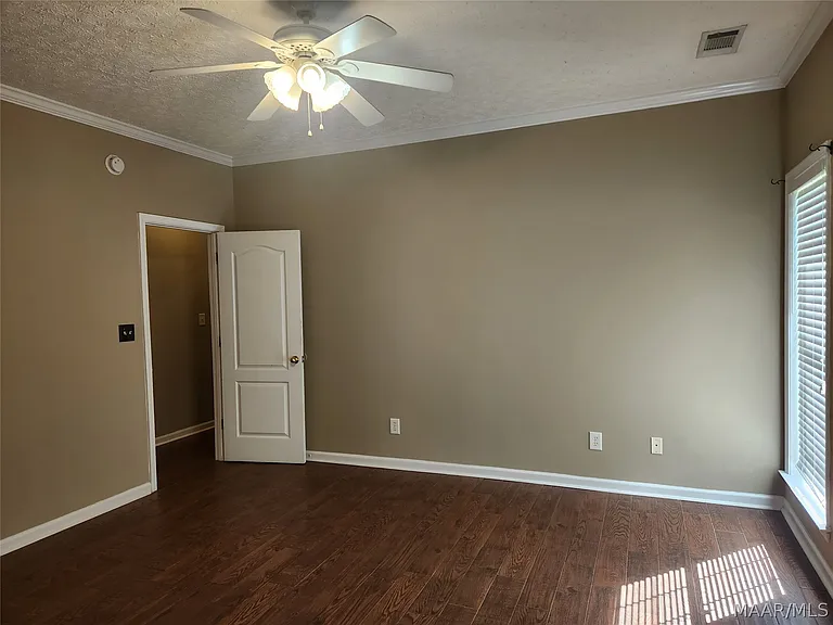 1922 Denny Dr — Photo 17