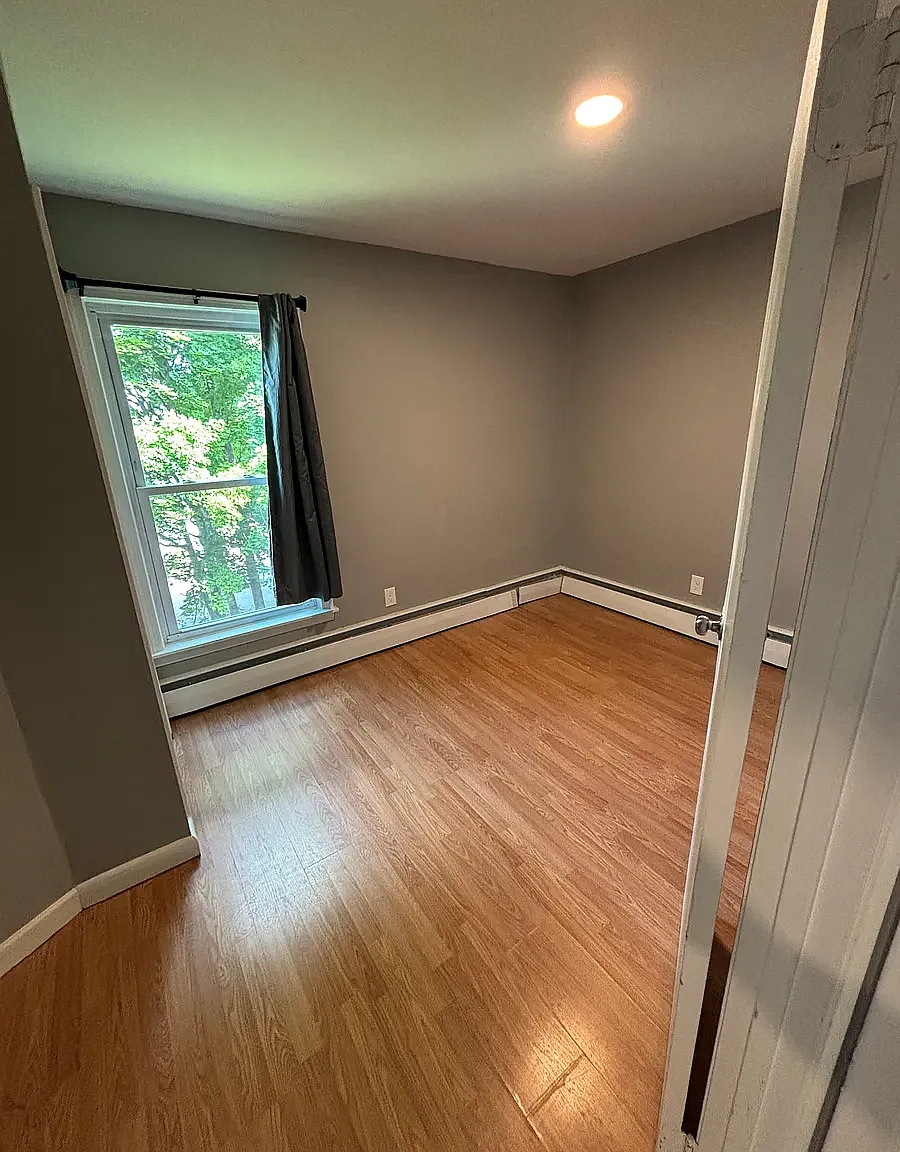 2 bed, 800 sqft, $2,000 — Photo 2