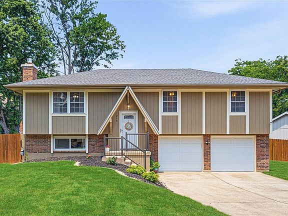 2nd image of 210 SE Circleview Dr