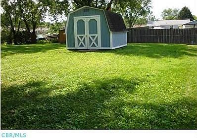 4th image of 422 Carolann Ave