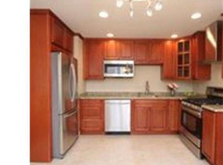 502 Larkspur St, Philadelphia, PA 19116