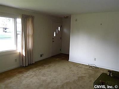 3rd image of 19 Sherry Dr