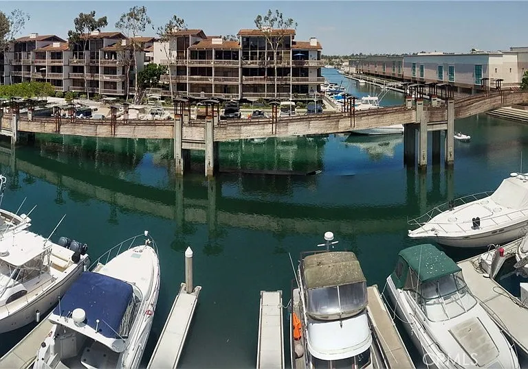 8331 Marina Pacifica Dr N — Photo 21