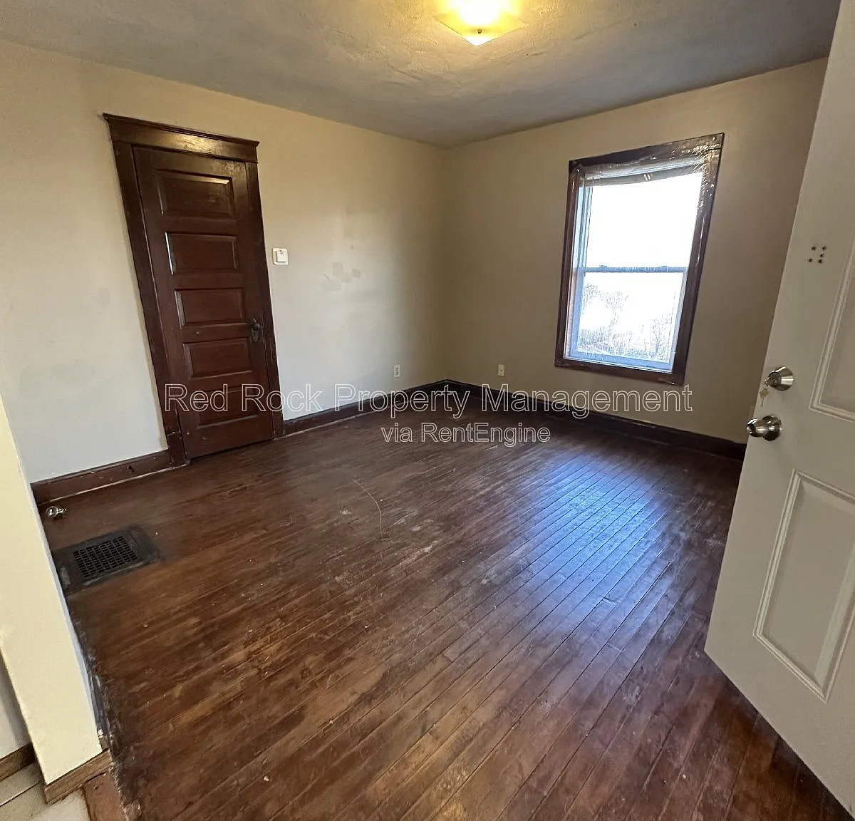 2 bed, 1.0 bath, 877 sqft, $875 — Photo 4
