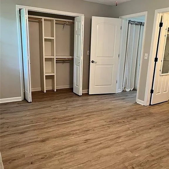 138 Sterling Ct — Photo 17