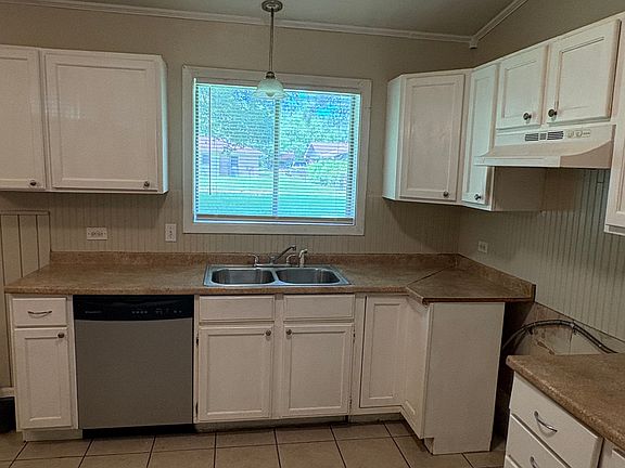 4th image of 721 Meadowdale Pl