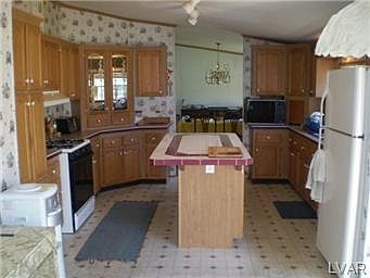 4th image of 4242 Heritage Ln